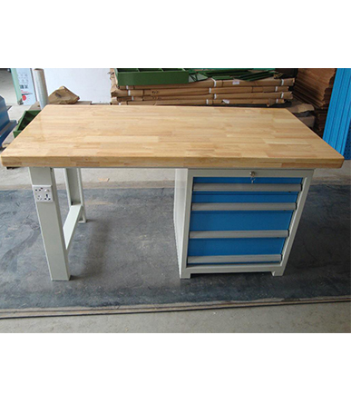 多功能工作臺(tái)